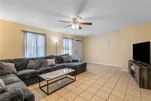 5735 Bramblegate Rd, Greensboro, NC 27409 - Photo 8