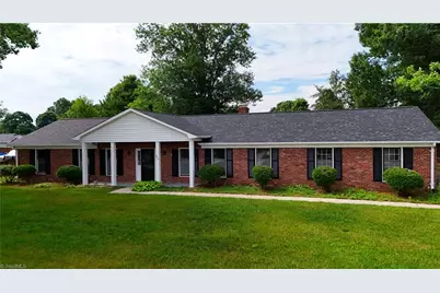140 Hidden Hills Drive, Kernersville, NC 27284 - Photo 2