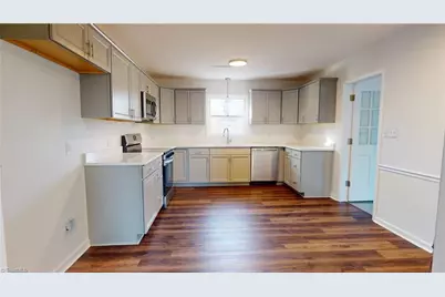 140 Hidden Hills Drive, Kernersville, NC 27284 - Photo 2