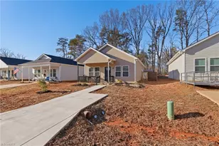 719 Meadowgreen Village Dr, Eden, NC 27288 - Photo 26