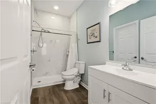 719 Meadowgreen Village Dr, Eden, NC 27288 - Photo 16