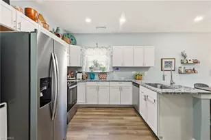 719 Meadowgreen Village Dr, Eden, NC 27288 - Photo 2