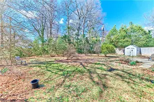 915 Onslow Dr, Greensboro, NC 27408 - Photo 42