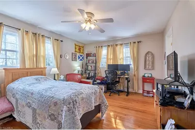 915 Onslow Drive, Greensboro, NC 27408 - Photo 22