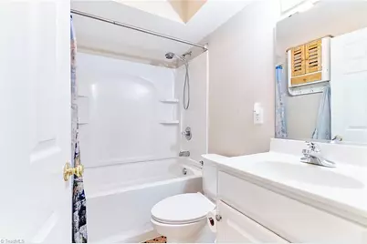 915 Onslow Drive, Greensboro, NC 27408 - Photo 20