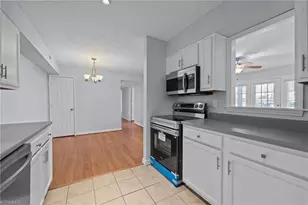 5703 Battery Dr, Greensboro, NC 27409 - Photo 18