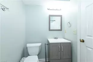 704 Glendale Dr, Greensboro, NC 27406 - Photo 14