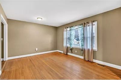 316 W Main Street, Jefferson, NC 28640 - Photo 8