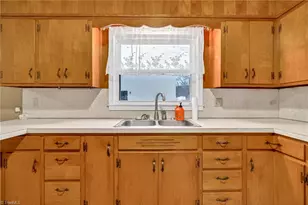 316 W Main St, Jefferson, NC 28640 - Photo 12