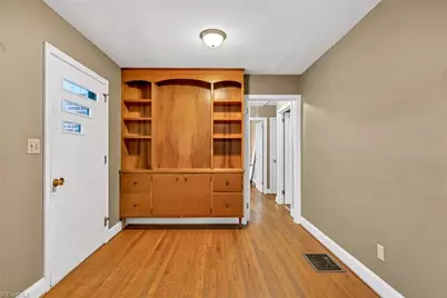 316 W Main Street, Jefferson, NC 28640 - Photo 10