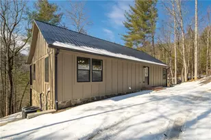 114 Woodpecker Rd, Purlear, NC 28665 - Photo 2