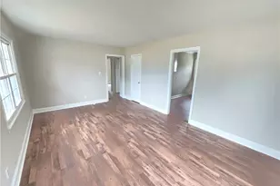 2107 Martin St, Burlington, NC 27217 - Photo 2