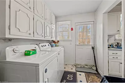 2512 Westmoreland Drive, Greensboro, NC 27408 - Photo 20