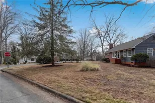 2703 Rockwood Rd, Greensboro, NC 27408 - Photo 24