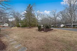 2703 Rockwood Rd, Greensboro, NC 27408 - Photo 18
