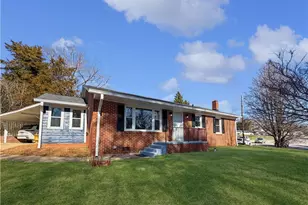 902 Welborn Ave, Wilkesboro, NC 28697 - Photo 1