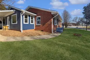 902 Welborn Ave, Wilkesboro, NC 28697 - Photo 4