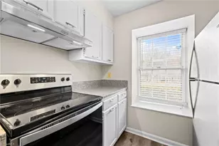 2753 Cottage Pl, Greensboro, NC 27455 - Photo 6