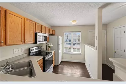 140 Tannenbaum Circle, Greensboro, NC 27410 - Photo 8