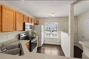 140 Tannenbaum Cir, Greensboro, NC 27410 - Photo 8