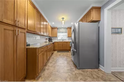 607 Rockspring Road, High Point, NC 27262 - Photo 8