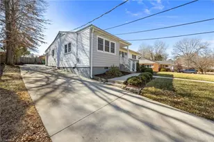 607 Rockspring Rd, High Point, NC 27262 - Photo 32