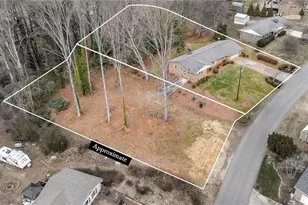 132 Kerry Ln, Wilkesboro, NC 28697 - Photo 2