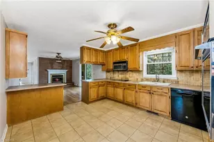 132 Kerry Ln, Wilkesboro, NC 28697 - Photo 12