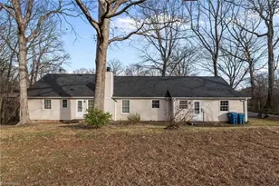 404 Hassellwood Dr, Jamestown, NC 27282 - Photo 32