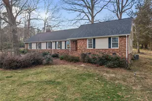 404 Hassellwood Dr, Jamestown, NC 27282 - Photo 4