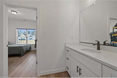 372 W Lee Avenue, Yadkinville, NC 27055 - Photo 10