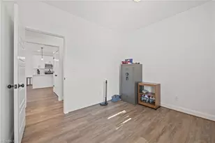 372 W Lee Ave, Yadkinville, NC 27055 - Photo 14