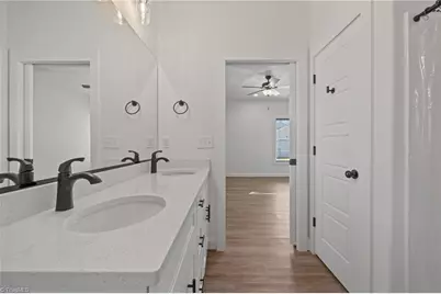 372 W Lee Avenue, Yadkinville, NC 27055 - Photo 18