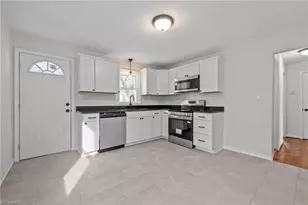 2304 Ford Pl, Greensboro, NC 27406 - Photo 8