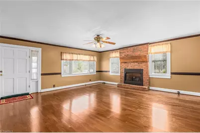 321 W Main Street, East Bend, NC 27018 - Photo 6