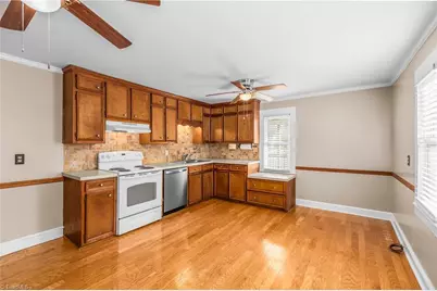 321 W Main Street, East Bend, NC 27018 - Photo 10