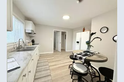 828 Circle Drive, High Point, NC 27262 - Photo 4