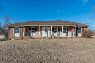 213 Sidney St, Lexington, NC 27295 - Photo 1