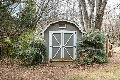 2807 New Hanover Drive, Greensboro, NC 27408 - Photo 26