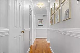 2807 New Hanover Dr, Greensboro, NC 27408 - Photo 12