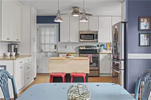 2807 New Hanover Dr, Greensboro, NC 27408 - Photo 8