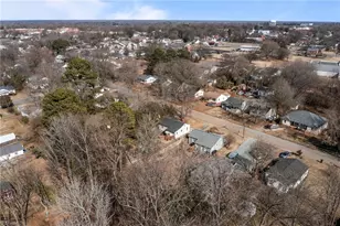 915 Turrentine St, Burlington, NC 27215 - Photo 4