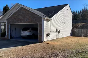 520 Martha Ct, Kernersville, NC 27284 - Photo 4