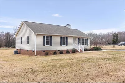 2902 Spencers Way, Browns Summit, NC 27214 - Photo 4