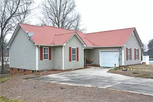 206 Ridge Creek Dr, Trinity, NC 27370 - Photo 2