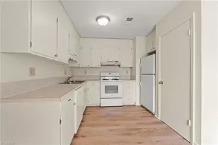 1818 Guyer St, High Point, NC 27265 - Photo 8