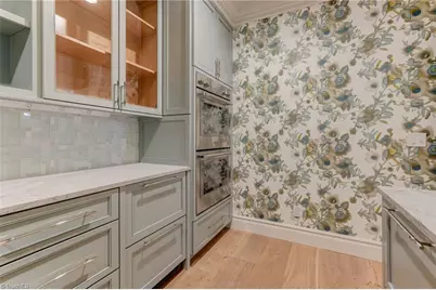 520 Woodland Drive, Greensboro, NC 27408 - Photo 10