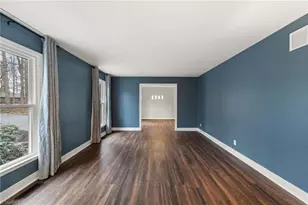 5015 Renville Dr, Greensboro, NC 27406 - Photo 8