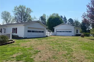 126 Apollo Cir, Archdale, NC 27263 - Photo 4