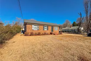 1409 Glenside Dr, Greensboro, NC 27405 - Photo 2